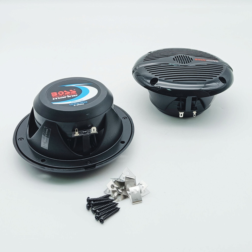 Морская акустика BOSS MR50B 150W, 5.25'', комплект динамиков 2 шт., колонки для лодки, катера, яхты водонепроницаемые 2-полосные, цв. черный