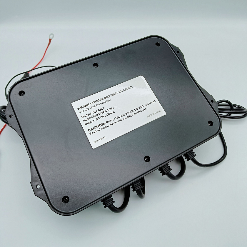 Зарядное устройство SEA-PRO ТЕ4-0287 (3х12В LiFePo4) морского исполнения для тяговых / сервисных аккумуляторов LiFePo4, 3 выхода по 12 вольт для лиферных / литиевых батарей (АКБ) ток заряда 3х10A