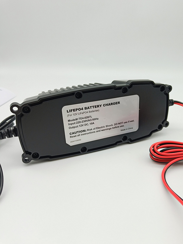 Зарядное устройство SEA-PRO ТЕ4-0267L (1х12В LiFePo4) морского исполнения для тяговых / сервисных аккумуляторов LiFePo4, 1 выход на 12 вольт для лиферных батарей (АКБ) ток заряда 1х10